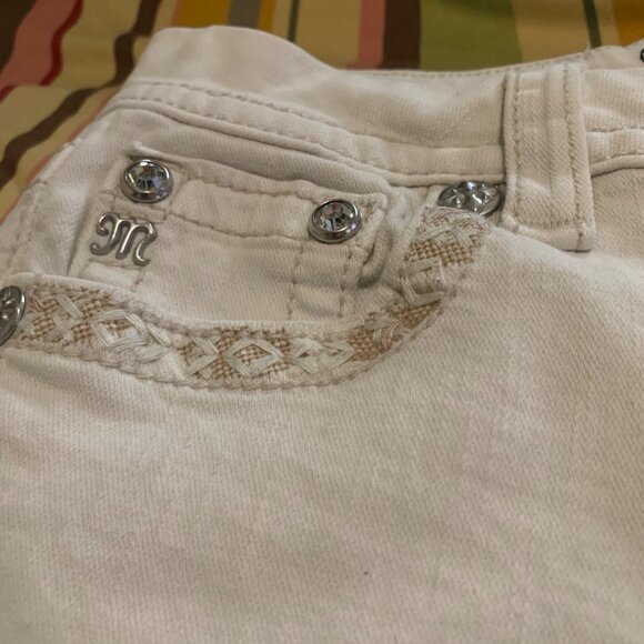 Miss Me Women's Shorts White Distressed Rhinestone Pockets Sz 27 (30 measured) - Picture 8 of 15